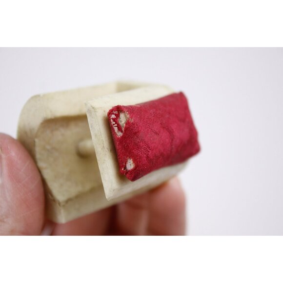 RARE Early Victorian Bone carved table pin cushion with vice clamp, bird cloud - Picture 6 of 7